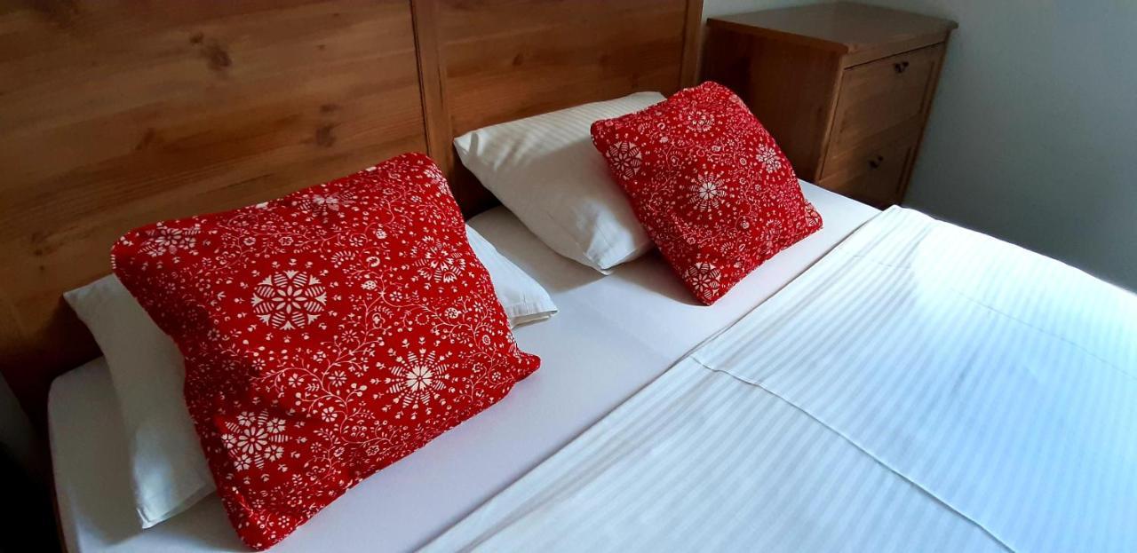 Vila Fenix B&B Ruzomberok Extérieur photo
