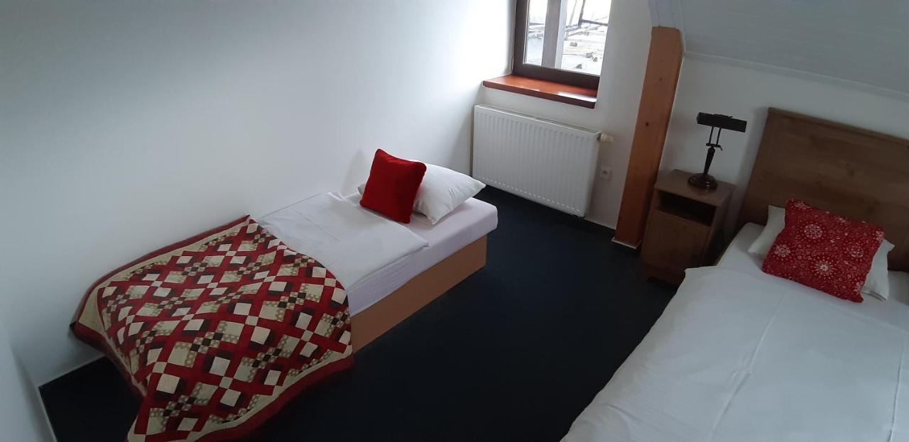Vila Fenix B&B Ruzomberok Extérieur photo