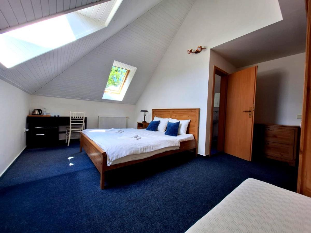 Vila Fenix B&B Ruzomberok Extérieur photo